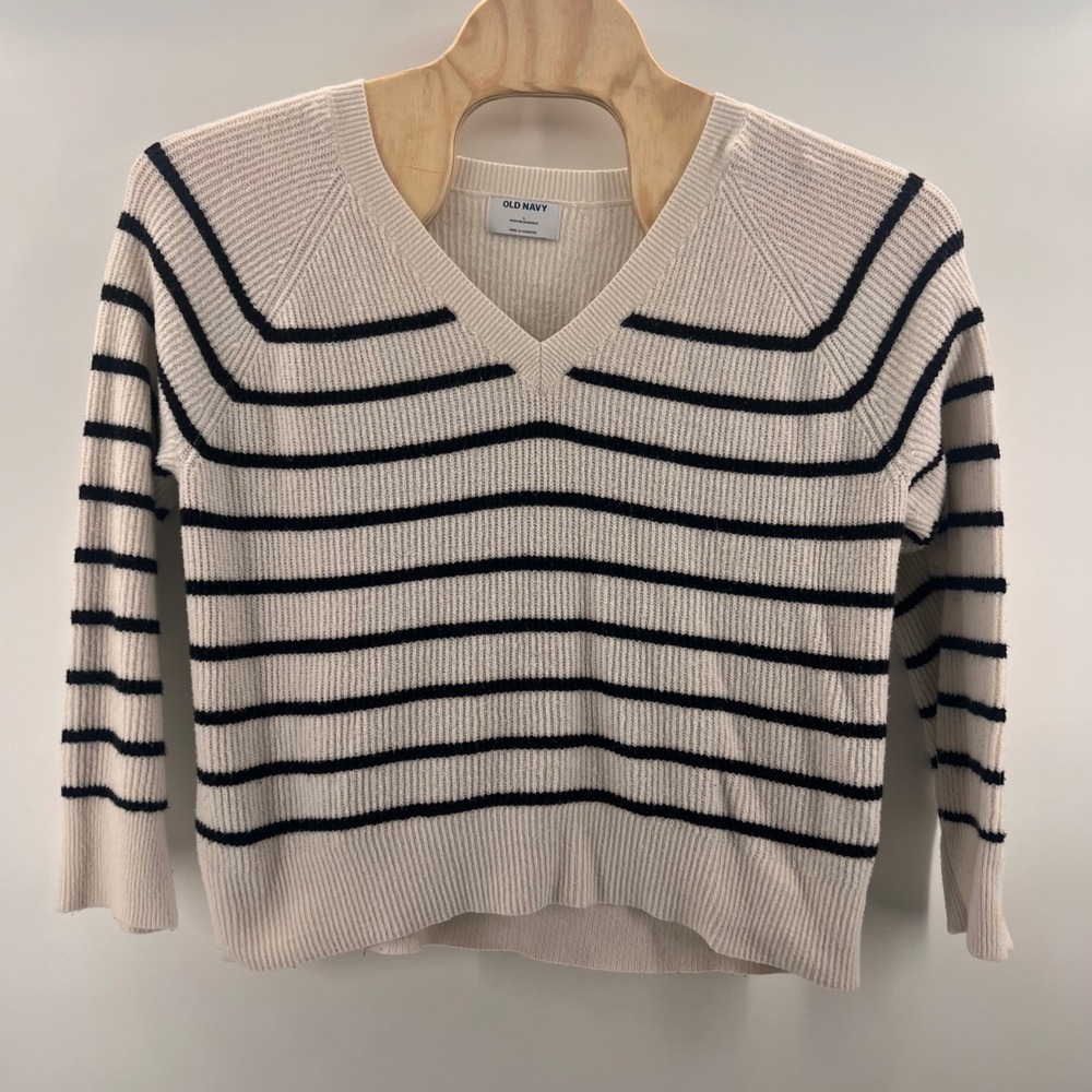 Old Navy Womens Large Cream Navy Blue Stripe V-Neck Ribbed Knit Pullover Sweater